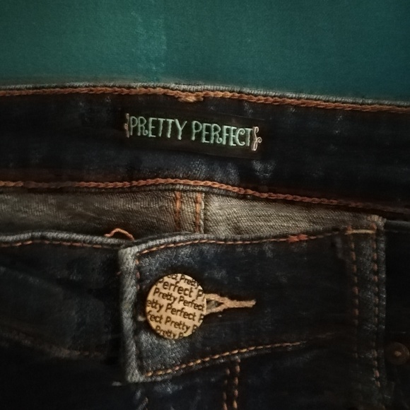 Pretty Perfect Ripped Blue Jeans - Picture 4 of 4